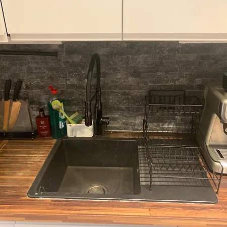 Wake Up With 2 Cats On Your Face * Dublín