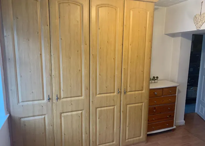 ゲストハウス Wake Up With 2 Cats On Your Face *