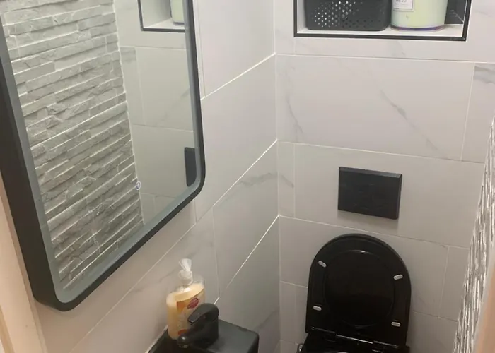 Pensionat Wake Up With 2 Cats On Your Face *