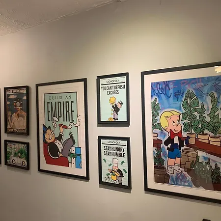 Wake Up With 2 Cats On Your Face Konukevi